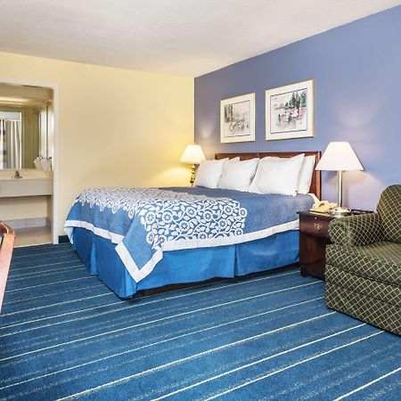 Days Inn By Wyndham סאות' היל מראה חיצוני תמונה
