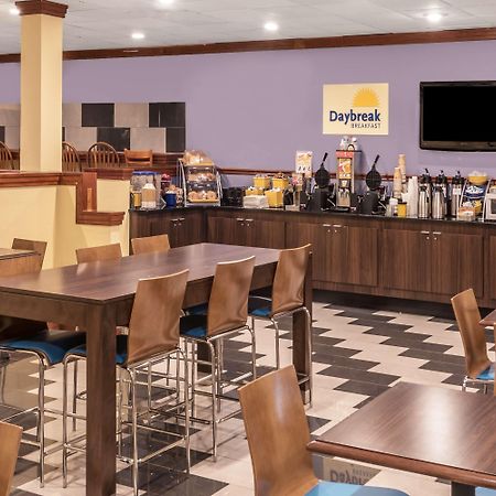 Days Inn By Wyndham סאות' היל מראה חיצוני תמונה