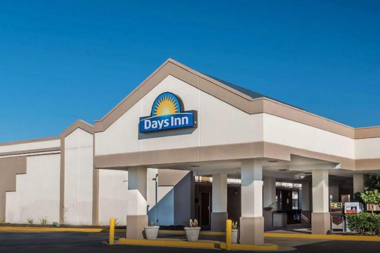 Days Inn By Wyndham סאות' היל מראה חיצוני תמונה