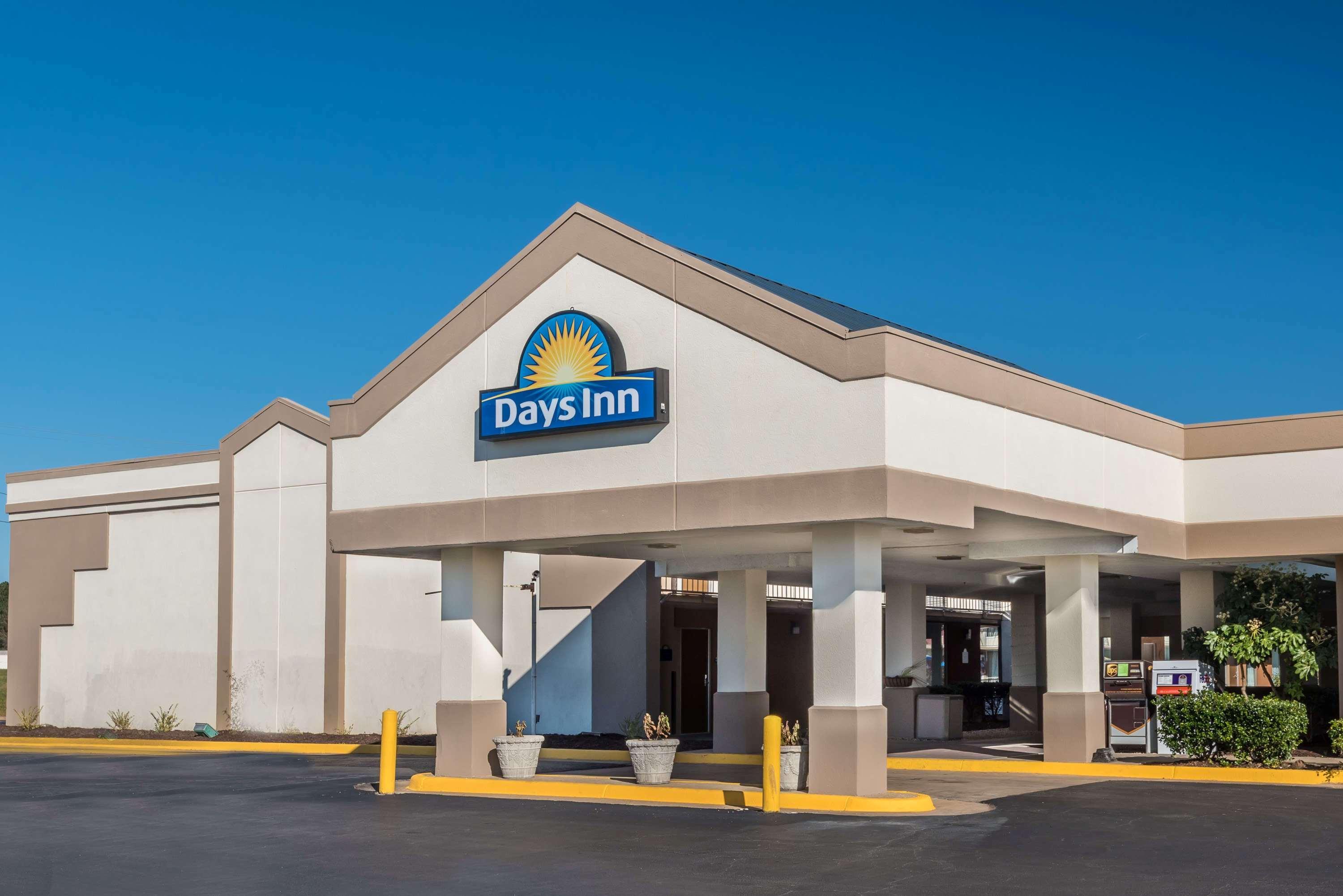 Days Inn By Wyndham סאות' היל מראה חיצוני תמונה